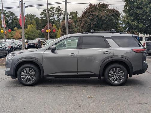 2025 Nissan Pathfinder SV