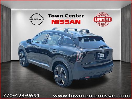 Super Black 2026 Nissan Kicks SR