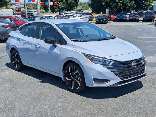 2025 Nissan Versa 1.6 SR