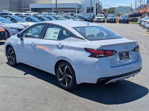 2025 Nissan Versa 1.6 SR