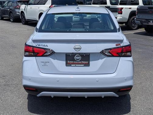 2025 Nissan Versa 1.6 SR