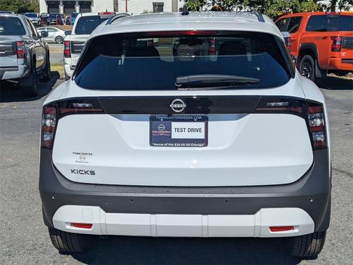 2026 Nissan Kicks SV