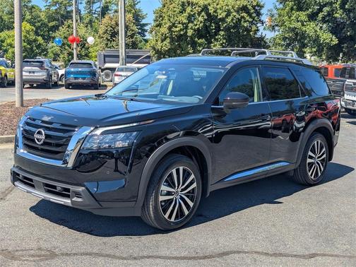 2025 Nissan Pathfinder Platinum