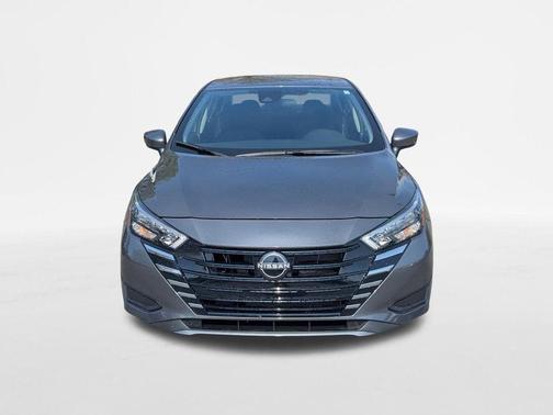 Gun Metallic 2025 Nissan Versa 1.6 SV