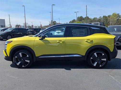 2025 Nissan Kicks SR