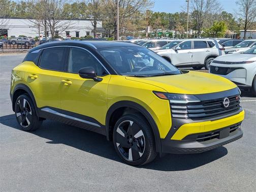 2025 Nissan Kicks SR