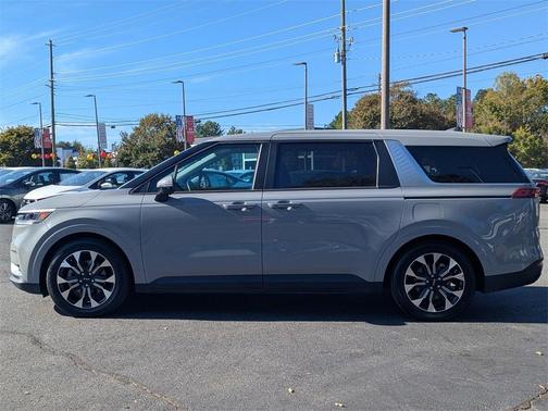 2022 Kia Carnival EX