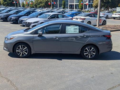 2025 Nissan Versa 1.6 SV