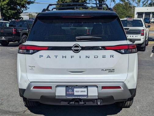 2025 Nissan Pathfinder Platinum