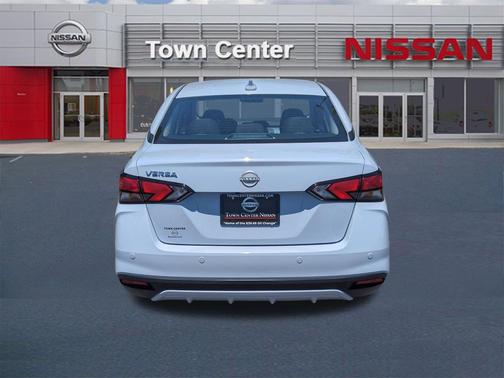 Gray Sky Pearl 2025 Nissan Versa 1.6 SV