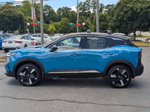2025 Nissan Kicks SR