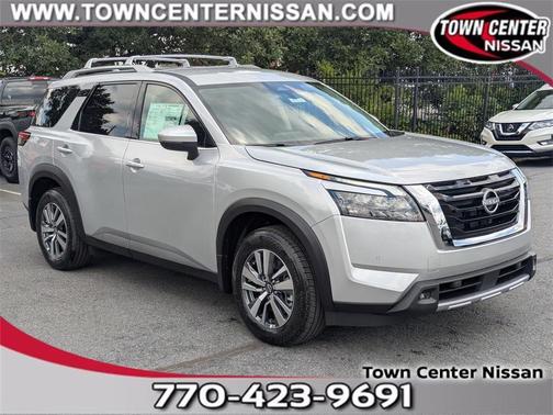 2025 Nissan Pathfinder SL