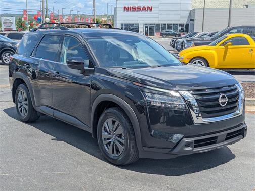 2022 Nissan Pathfinder SV