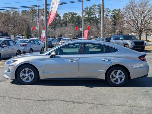 2022 Hyundai SONATA SE