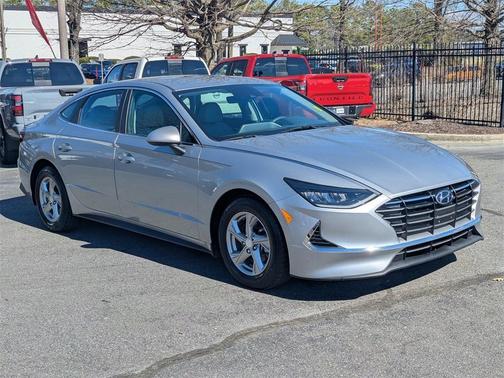 2022 Hyundai SONATA SE