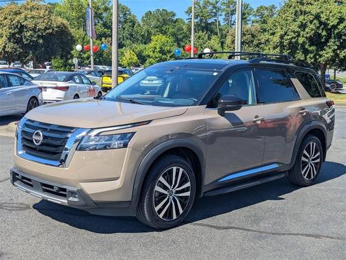 2023 Nissan Pathfinder Platinum