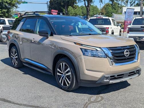 2023 Nissan Pathfinder Platinum