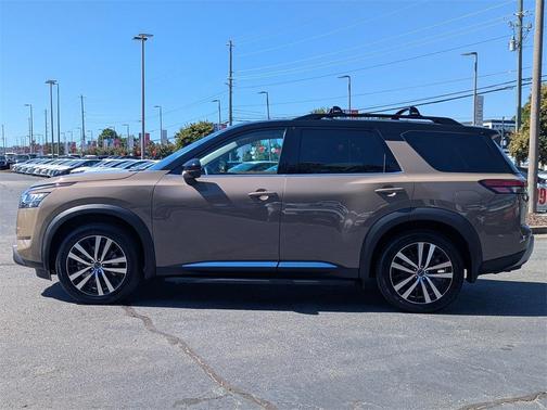 2023 Nissan Pathfinder Platinum
