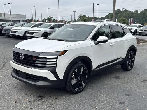 2025 Nissan Kicks SR