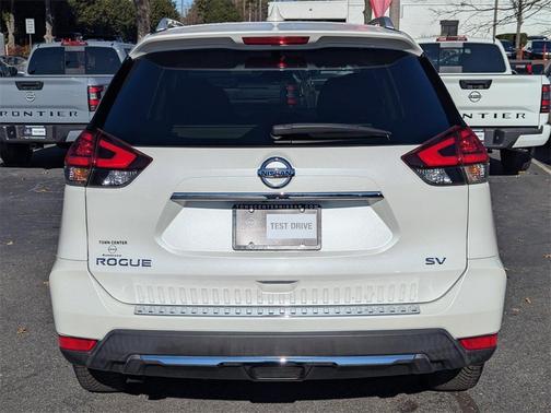 2018 Nissan Rogue SV