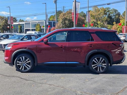 2025 Nissan Pathfinder Platinum