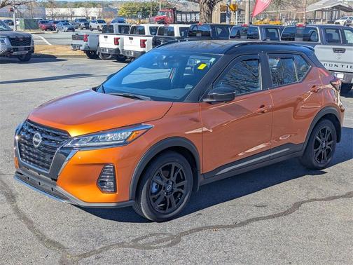 2024 Nissan Kicks SR