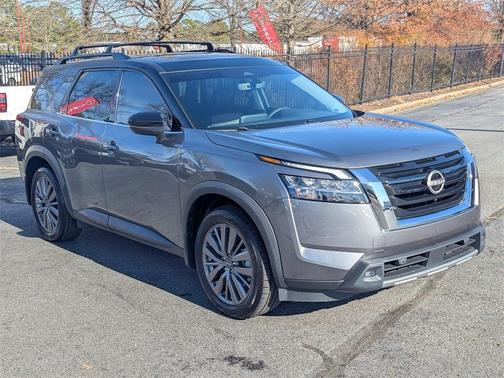 2023 Nissan Pathfinder SL