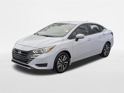 2024 Nissan Versa 1.6 SV