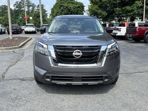 2024 Nissan Pathfinder S