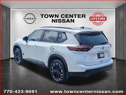 Everest White Pearl Tricoat 2026 Nissan Rogue Dark Armor