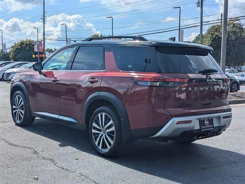 2022 Nissan Pathfinder Platinum