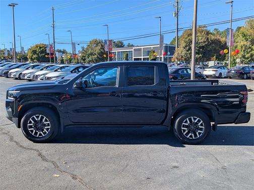 2024 Nissan Frontier SL
