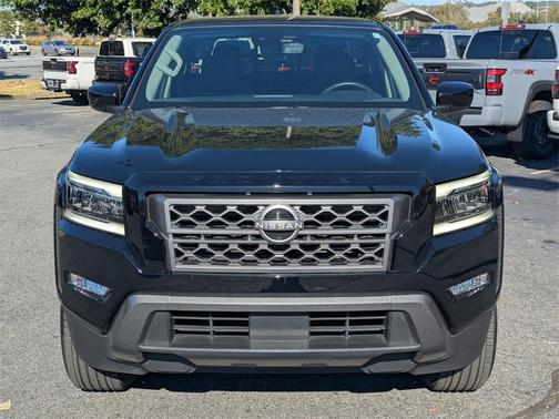 2024 Nissan Frontier SL
