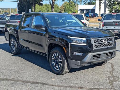 2024 Nissan Frontier SL