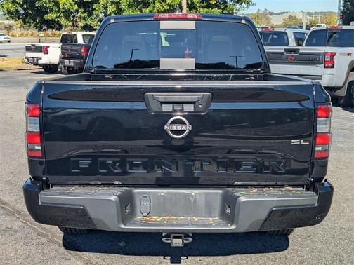 2024 Nissan Frontier SL