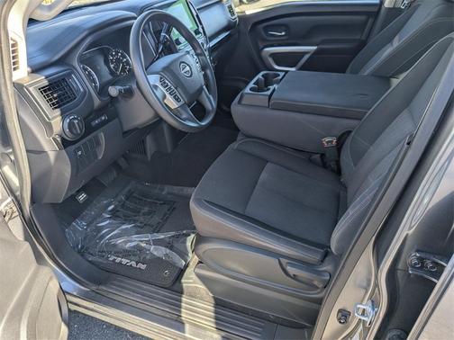 2023 Nissan Titan SV