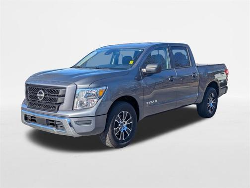 2023 Nissan Titan SV
