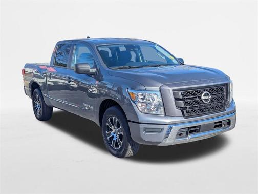 2023 Nissan Titan SV
