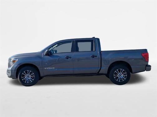2023 Nissan Titan SV