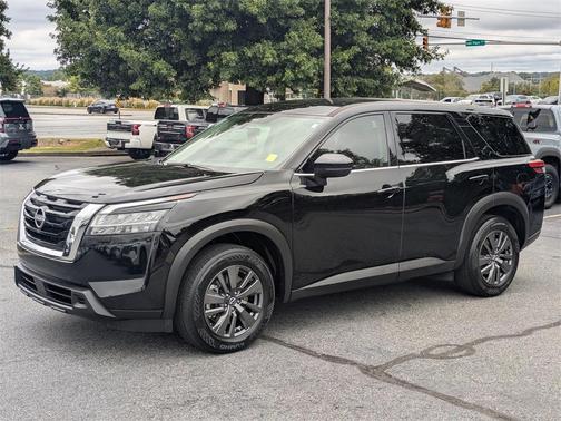 2022 Nissan Pathfinder S