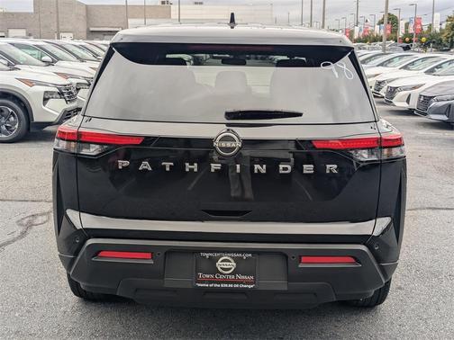 2022 Nissan Pathfinder S