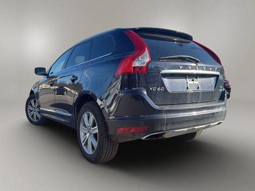 Magic Blue Metallic 2017 Volvo XC60 T5 Inscription