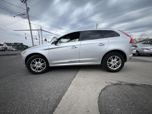 2016 Volvo XC60 T5 Premier