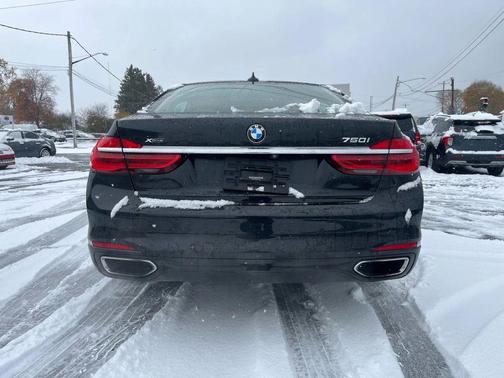 2016 BMW 750 i xDrive