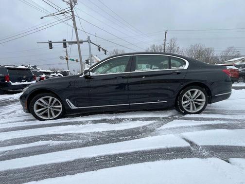2016 BMW 750 i xDrive