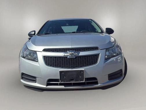 Silver Ice Metallic 2014 Chevrolet Cruze LS