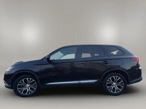 2017 Mitsubishi Outlander ES