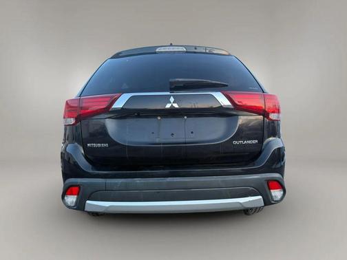 2017 Mitsubishi Outlander ES