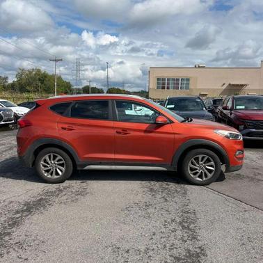 2017 Hyundai TUCSON SE Plus