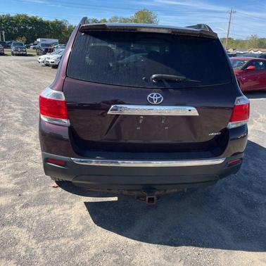 2013 Toyota Highlander SE
